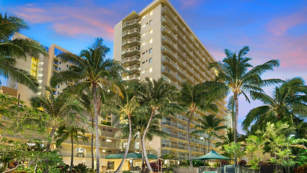 Courtyard by Marriott Waikiki Beach Main image 1